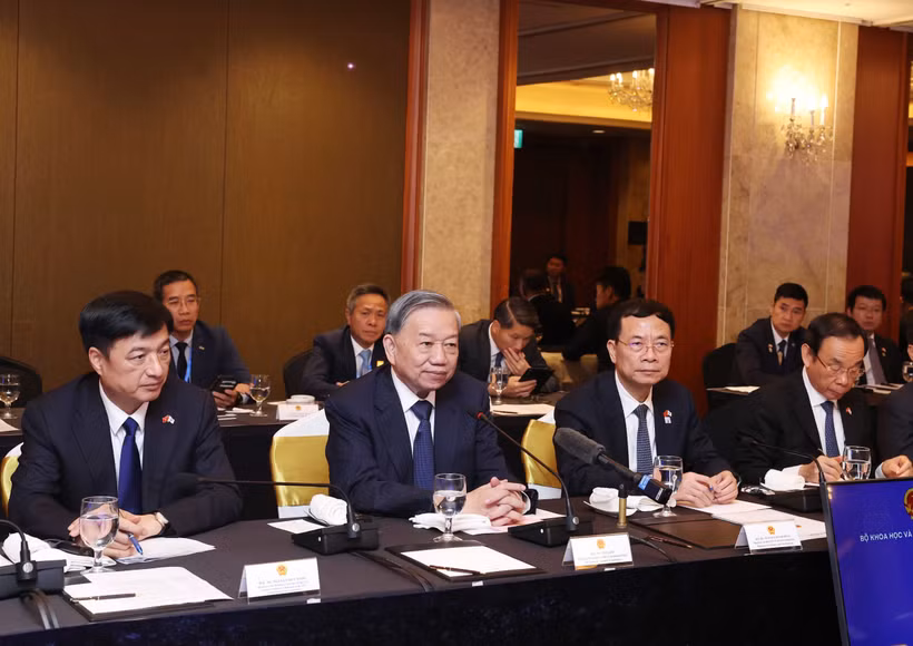 越共中央总书记苏林出席越南-韩国科技座谈会。图自越通社