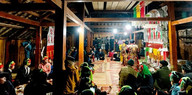 瑶族过僧礼：河江省瑶族神圣的成人仪式。图自越南之声