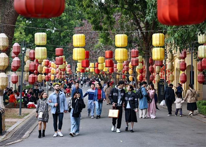 2025年2月2日（大年初五），升龙皇城吸引了众多游客前来参观。图自越通社