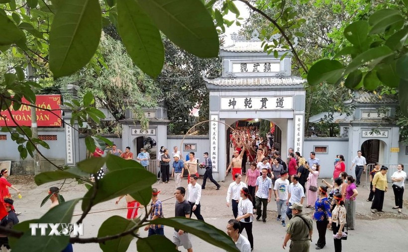 河内镇武祠。图自越通社