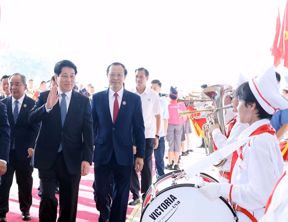越南国家主席梁强出席教育行业传统日80周年纪念典礼暨2025—2026学年开学典礼。图自 越通社