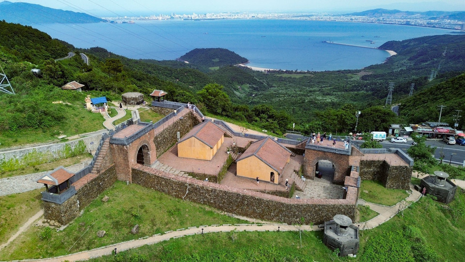 武库、驻所、关门、哨楼以及城墙等各项建筑几乎按原貌完成修复，使这处遗迹重现阮朝鼎盛时期的雄伟风采。图自 越通社