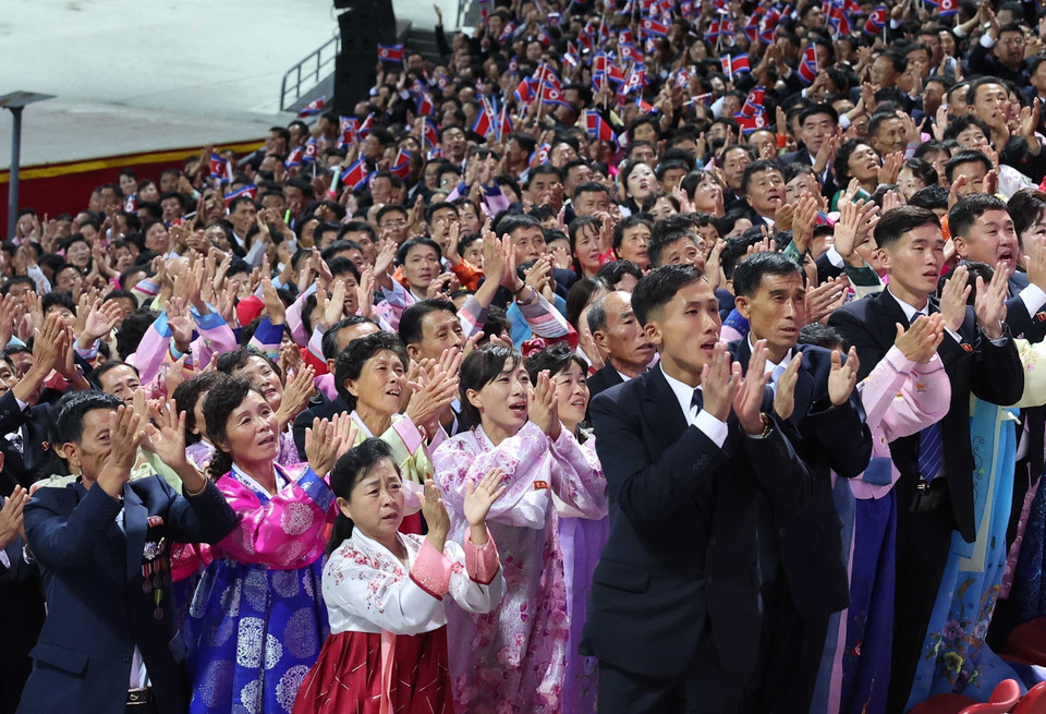 纪念朝鲜劳动党建党80周年文艺演出在平壤省举行。（图：越通社）