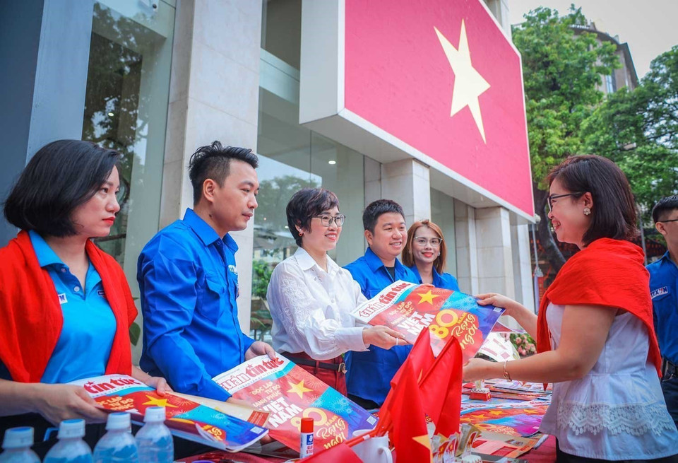 越通社《新闻报》推出国庆80周年特别刊物。图自 越通社