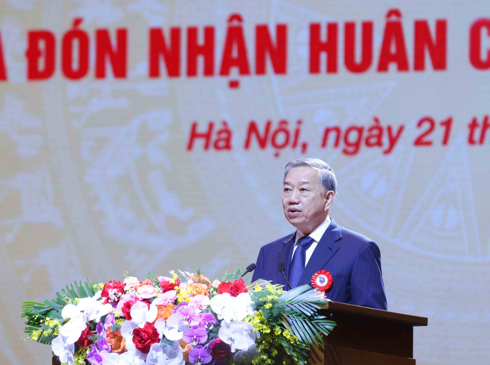 苏林总书记在纪念典礼上发表指导讲话。图自 越通社