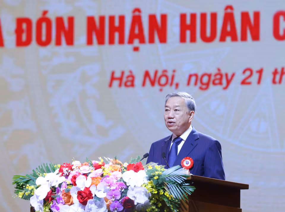 苏林总书记在纪念典礼上发表指导讲话。图自 越通社