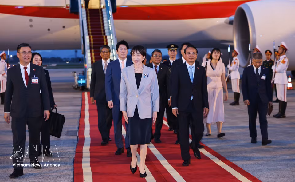 日本首相高市早苗抵达河内，开始对越南进行正式访问。图自 越通社