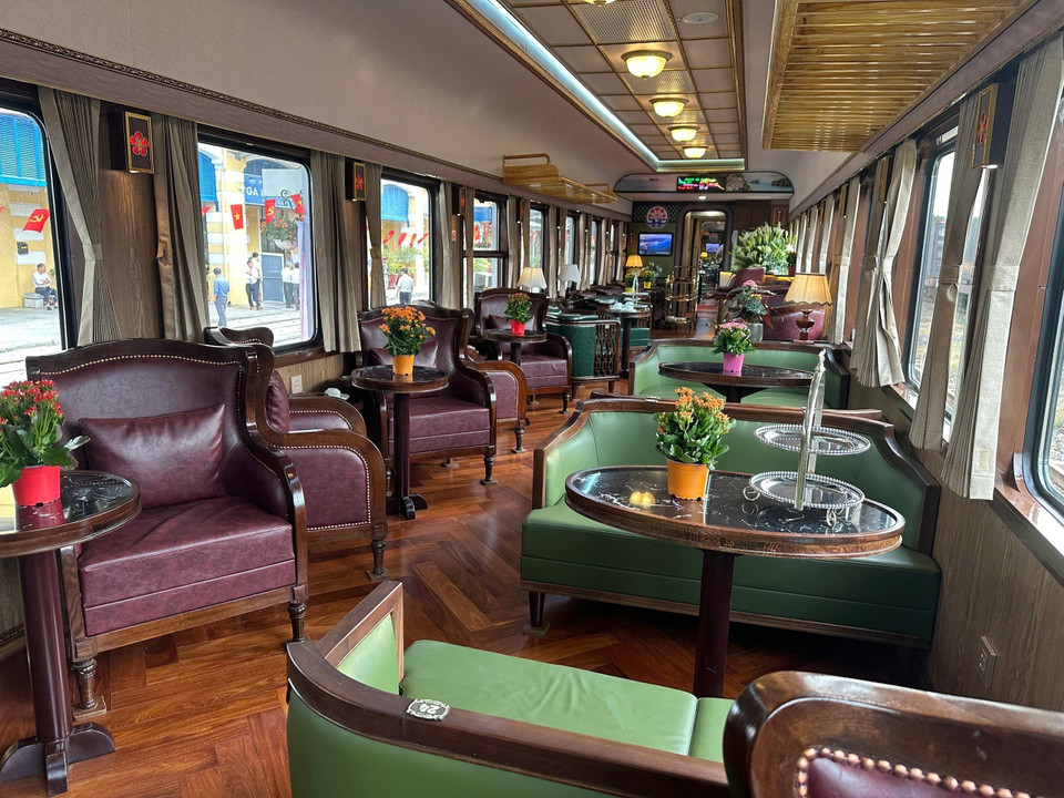 “红凤凰号”豪华列车内部一览。图自 越通社