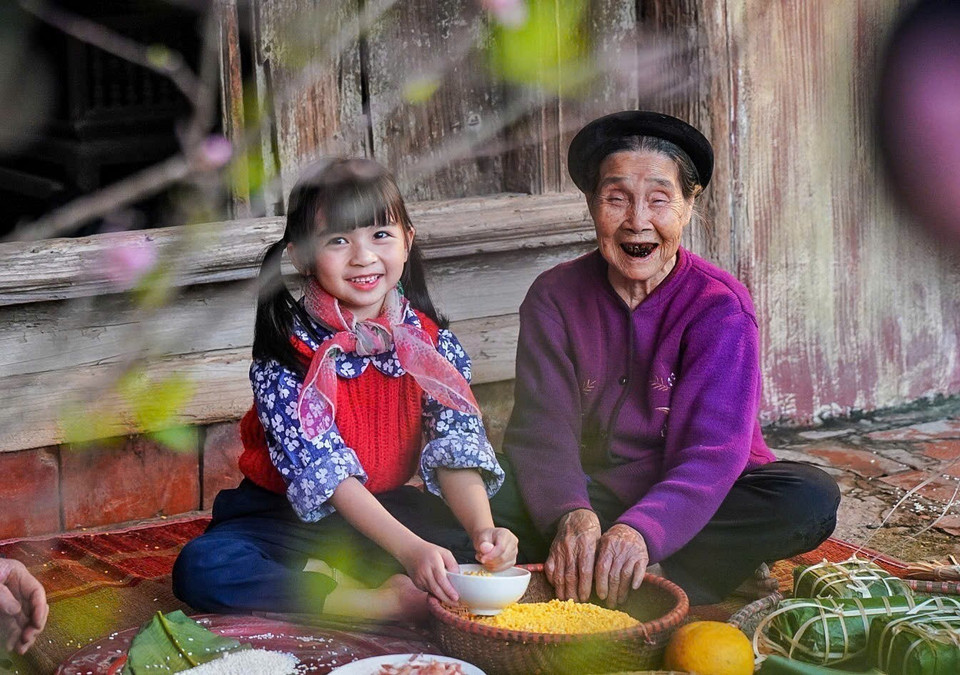 享受春节的欢乐。图自越通社