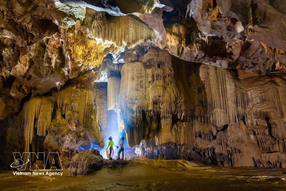 新发现的洞穴被命名为“胜洞”（Hang Thắng，Victory Cave），以发现洞穴位置的当地居民名字命名。越通社播发
