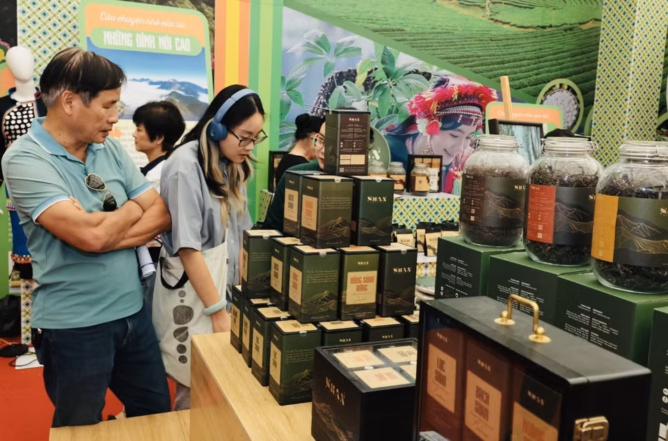 各类茶叶产品在博览会上亮相展出。图自 越通社