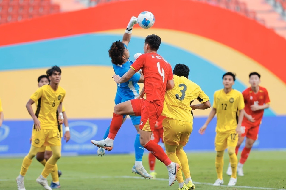 南U22队球员发起一次进攻。图自 越通社