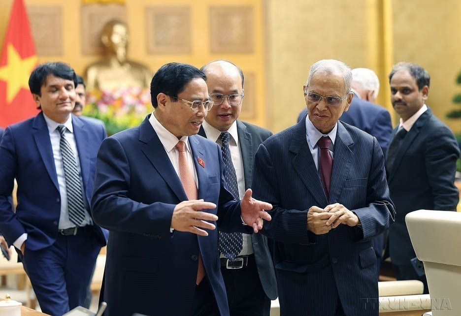 2024年5月20日下午,越南政府总理范明政会见了印孚瑟斯科技有限责任公司联合创始人纳拉亚纳•穆尔蒂。图自 越通社