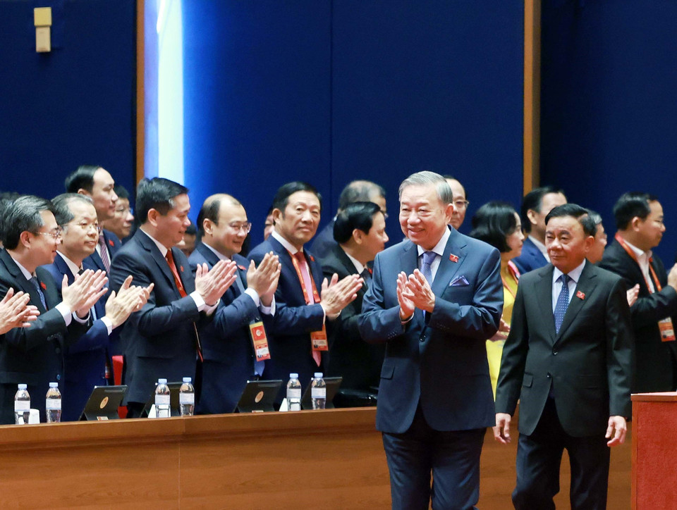 1月21日上午，越共中央总书记苏林和中央政治局委员、书记处常务书记陈锦秀出席讨论会。图自 越通社