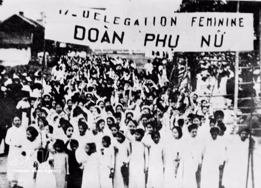 1938年5月1日，超过2.5万名河内民众举行集会和游行，纪念国际劳动节，并争取自由与民主权利。图自 越通社
