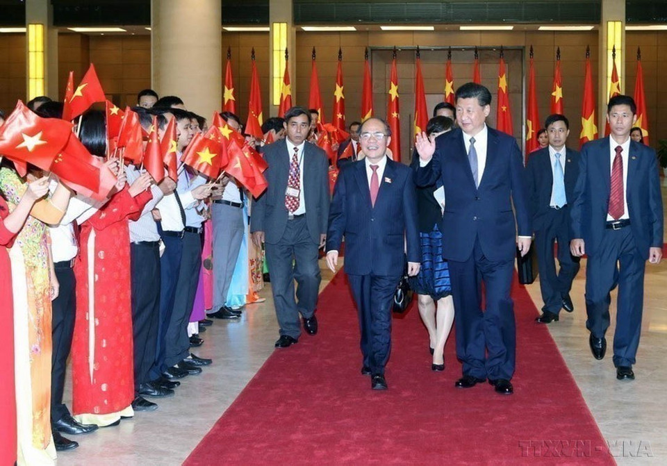 2015年11月6日上午，中共中央总书记、国家主席习近平在首都河内国会大厦延鸿大会堂发表重要演讲。图自 越通社