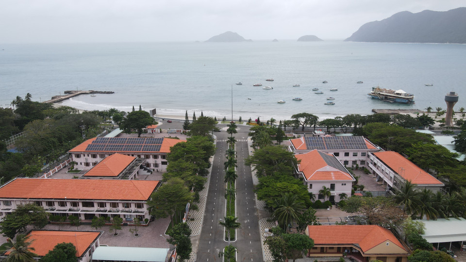 昆岛县行政与旅游中心。图自 越通社