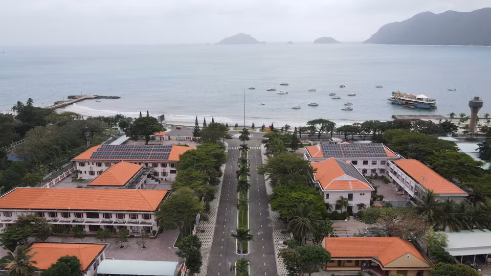 昆岛县行政与旅游中心。图自 越通社