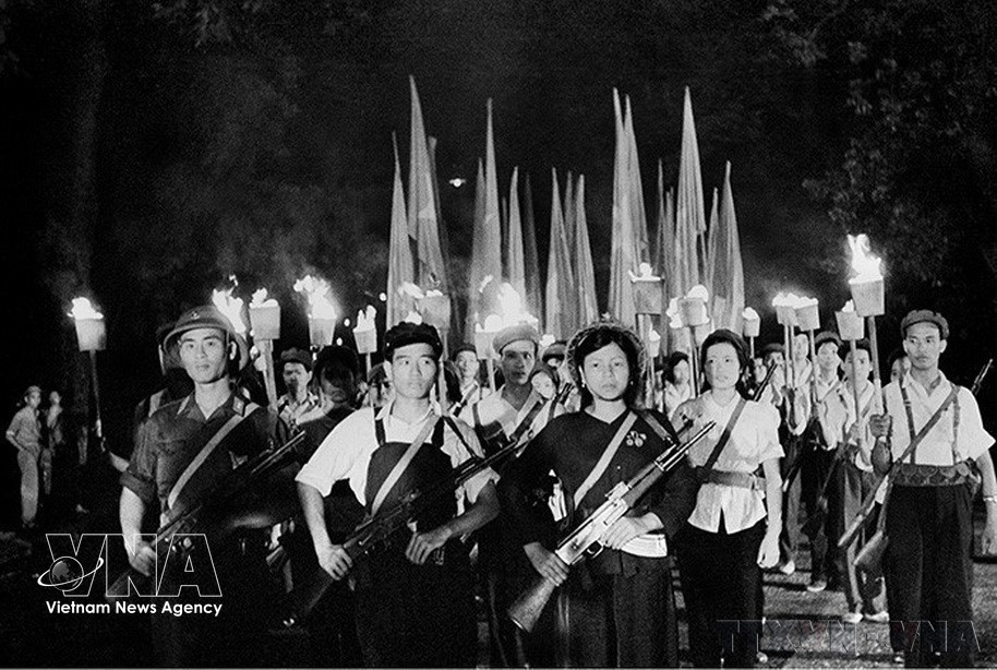 1964年5月，“三随时”运动在首都河内发起，随后迅速在北方各地推广，为抗美救国战争取得胜利作出重要贡献。图自越通社