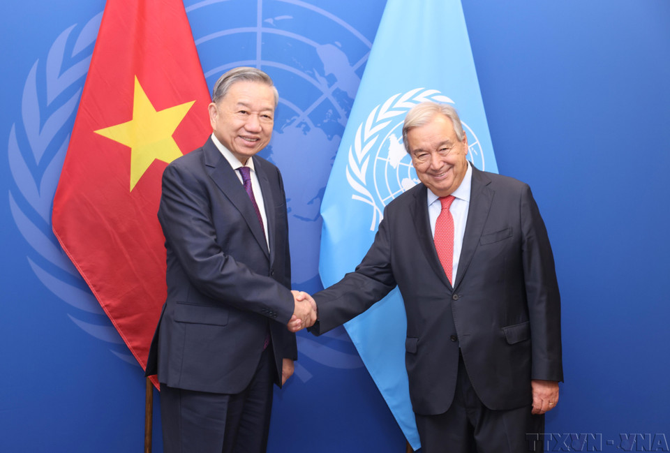 赴美国出席第79届联合国大会期间,越共中央总书记、国家主席苏林于2024年9月24日会见了联合国秘书长安东尼奥•古特雷斯。图自 越通社