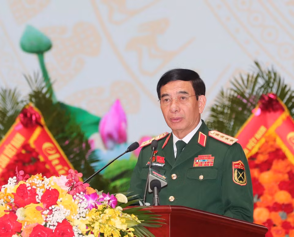越共中央政治局委员、中央军委副书记、国防部长范文江大将在大会上作政治报告。图自 越通社