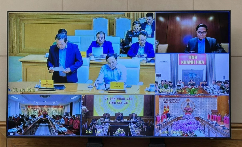 范明政总理与国内各省市举行视频会议，部署救援抢险及灾后恢复工作。图自 越通社