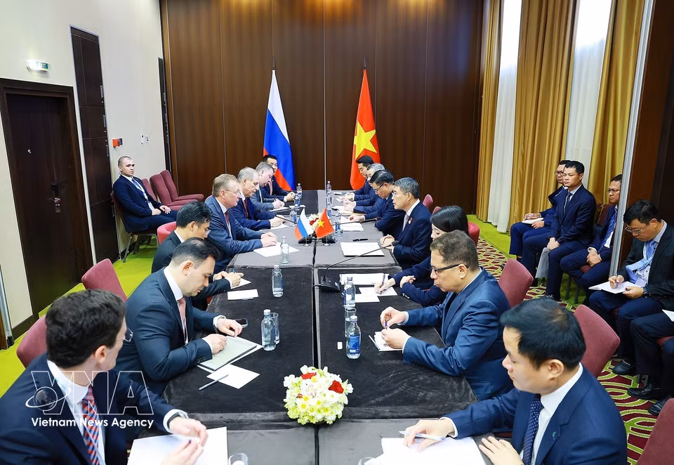 黎明兴总理会见俄罗斯国有扎鲁别日石油公司(Zarubezhneft)·谢尔盖·伊万诺维奇（Sergey Kudryashov）。图自 越通社