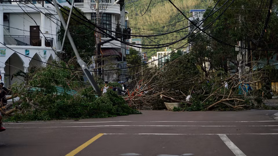 第13号台风袭击，嘉莱省多地受严重损失。图自 越通社