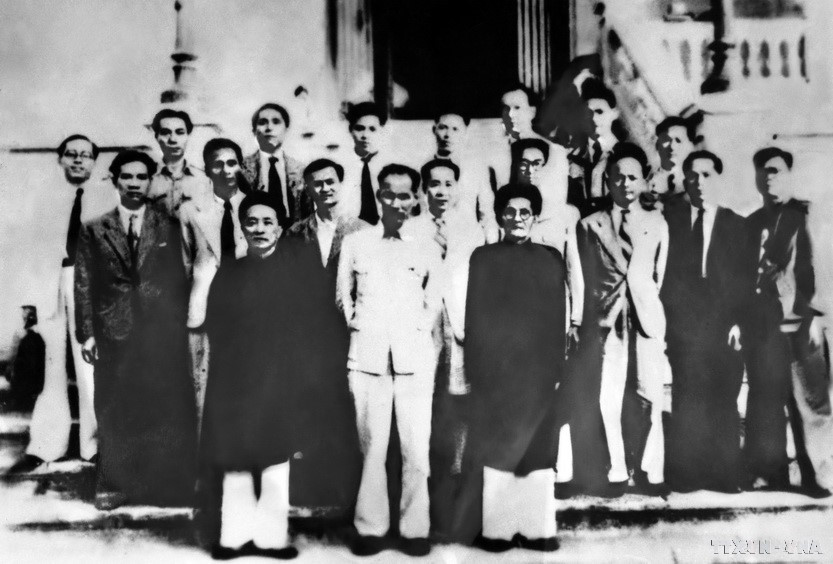 第一届越南国会第二次会议(1946年10月28日-11月9日)选举产生越南民主共和国政府。图自 越通社