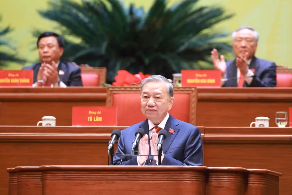 越共中央总书记苏林在越共第十四届中央委员会第一次会议闭幕式上发表讲话。图自 越通社