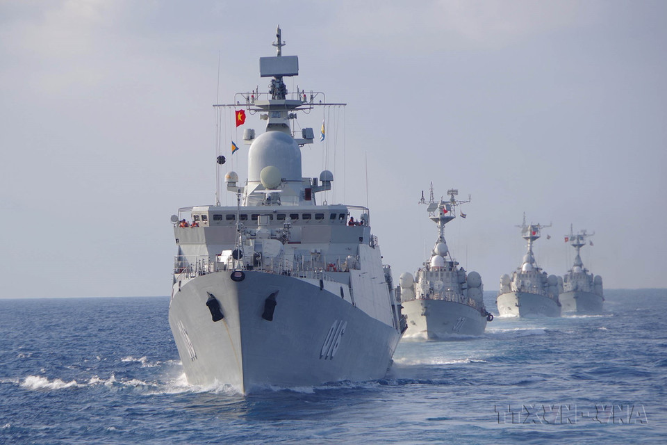 进行实弹射击训练海军四号区162旅的舰船在海上进行训练任务。图自越通社