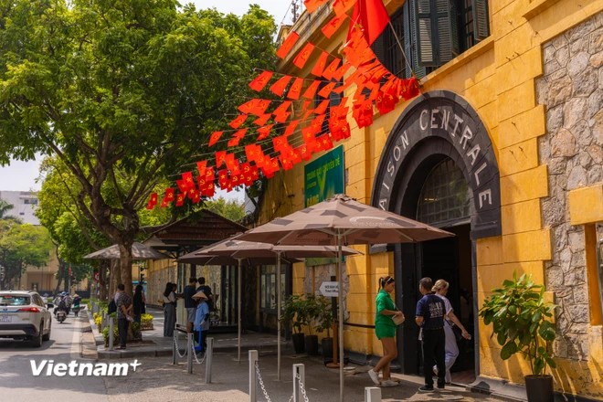 火炉监狱遗址已成为吸引国内外游客的热门旅游景点。图自 越通社《越南画报》