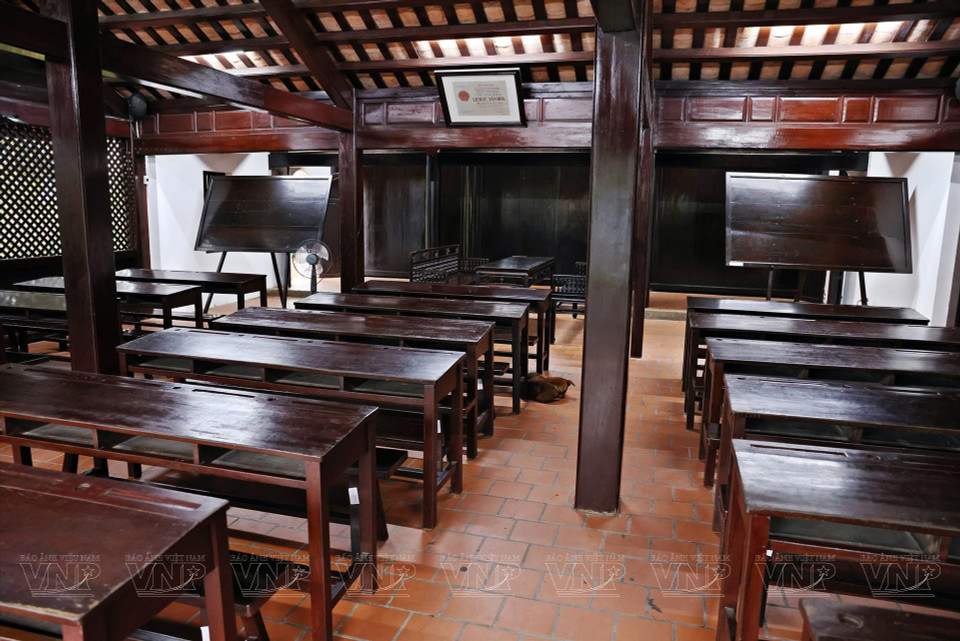 育青学校的教室全景。图自越通社