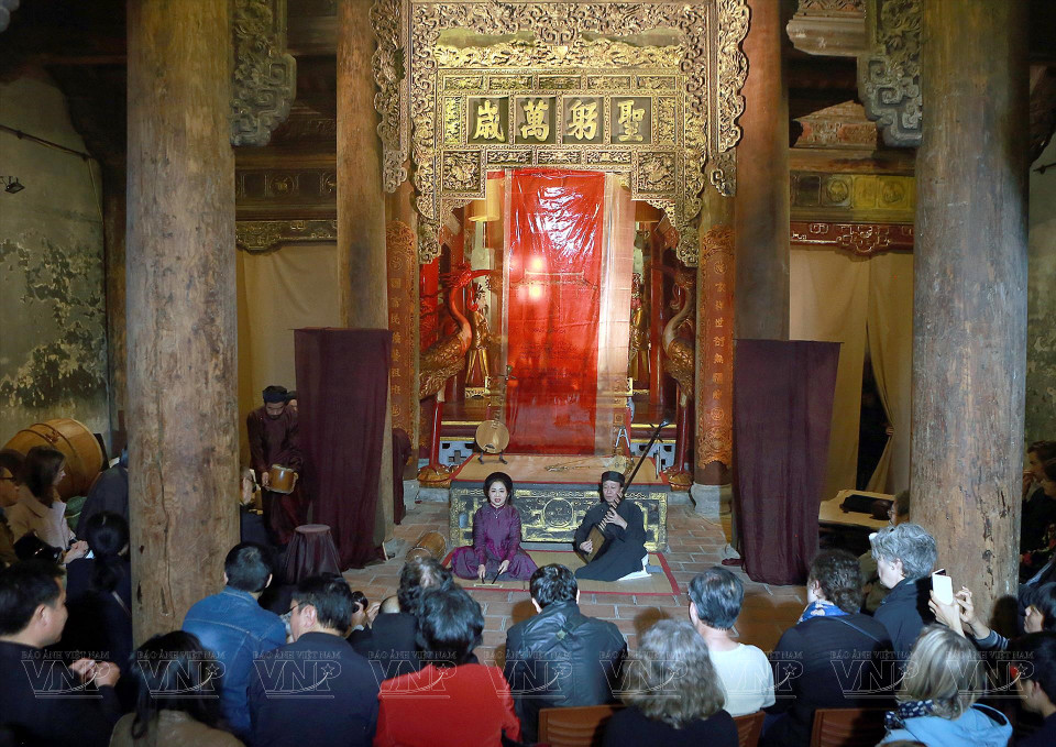 包括河内的越南北部各省在制定档案，申请将盲人曲列入世界文化遗产名录。图自 越通社《越南画报》