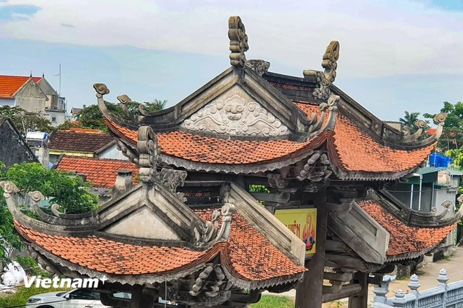 蓝山寺院大门富有特色的屋顶。图自 越通社《Vietnam+》