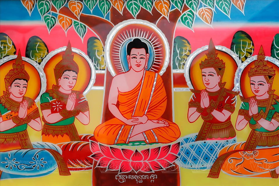 以佛陀生涯为主题的玻璃画。图自 越通社《越南画报》