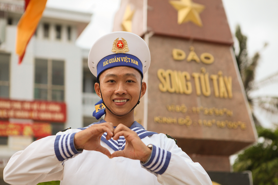 长沙岛上的战士们心怀抱负，传递出奉献祖国的正能量。图自越通社