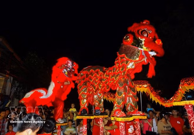 vnanet-mua-lan-hoi-an.jpg