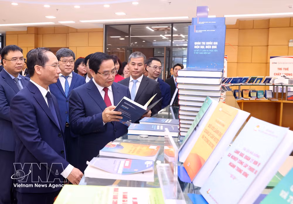 vnanet-potal-thu-tuong-lam-viec-voi-hoc-vien-hanh-chinh-va-quan-tri-cong-8612113.jpg