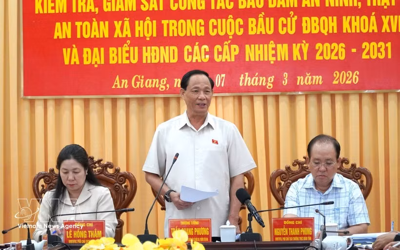 vna-potal-pho-chu-tich-quoc-hoi-tran-quang-phuong-kiem-tra-cong-tac-chuan-bi-bau-cu-tai-an-giang-8626229.jpg