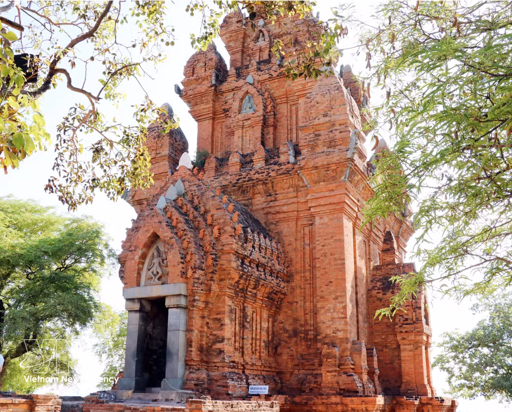 vnanet-potal-bao-ton-phat-huy-ban-sac-van-hoa-dan-toc-cham-trong-ky-nguyen-moi-8842968.jpg