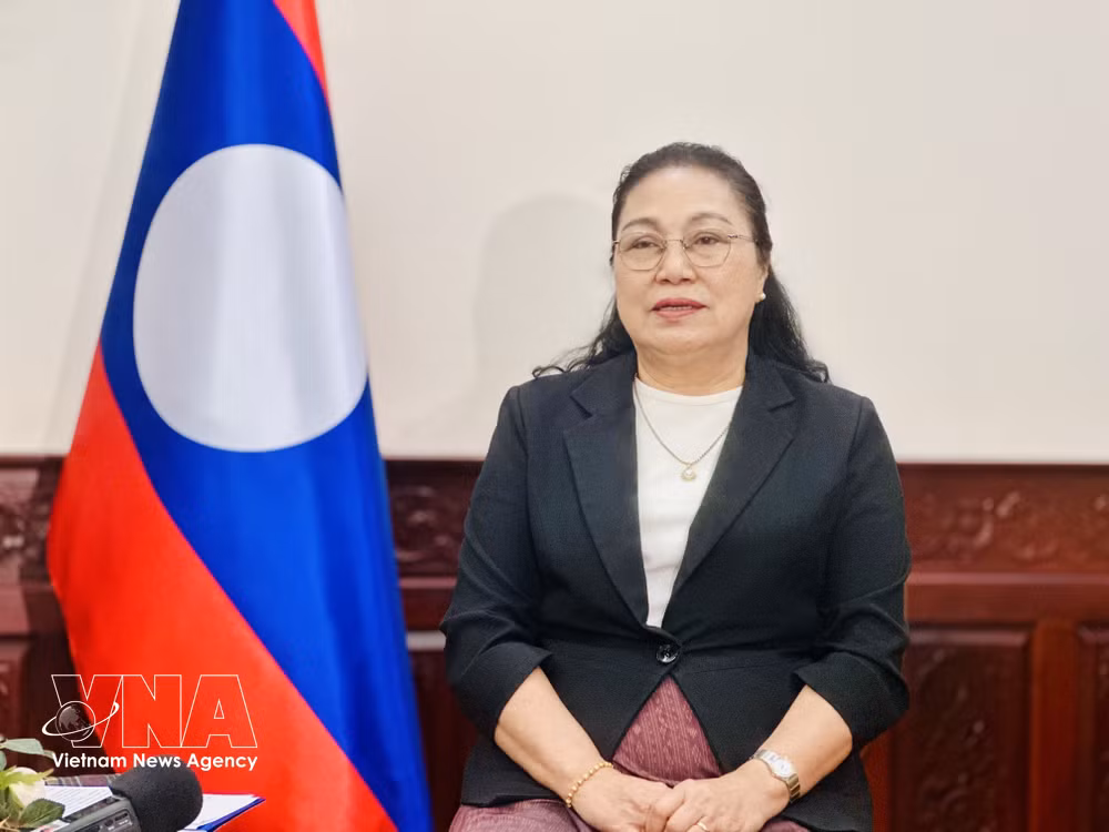vnanet-potal-bau-cu-quoc-hoi-va-hdnd-dai-su-lao-khamphao-ernthavanh-tra-loi-phong-van-cua-phong-vien-ve-bau-cu-quoc-hoi-va-hdnd-cac-cap-8637931.jpg