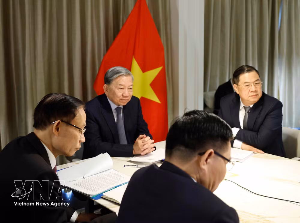 vnanet-tong-bi-thu-to-lam-dien-dam-voi-thuong-nghi-sy-hoa-ky-bill-hagerty-8598076.jpg