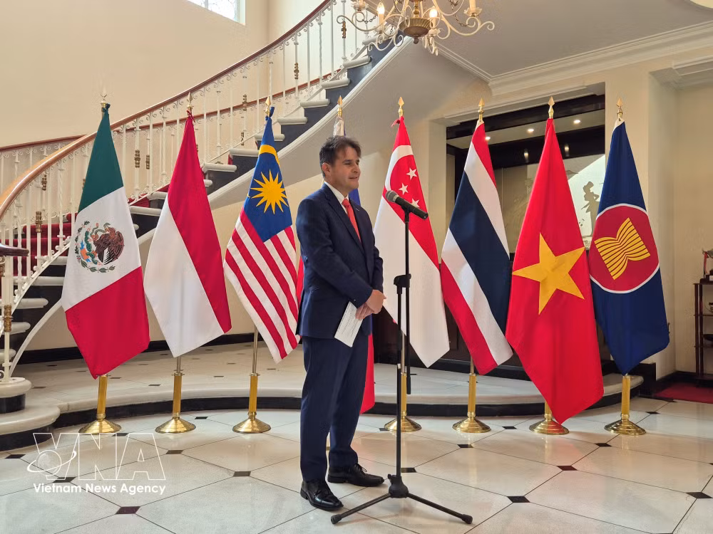 vnanet-potal-khang-dinh-vai-tro-va-vi-the-ngay-cang-lon-manh-cua-asean-8895479.jpg