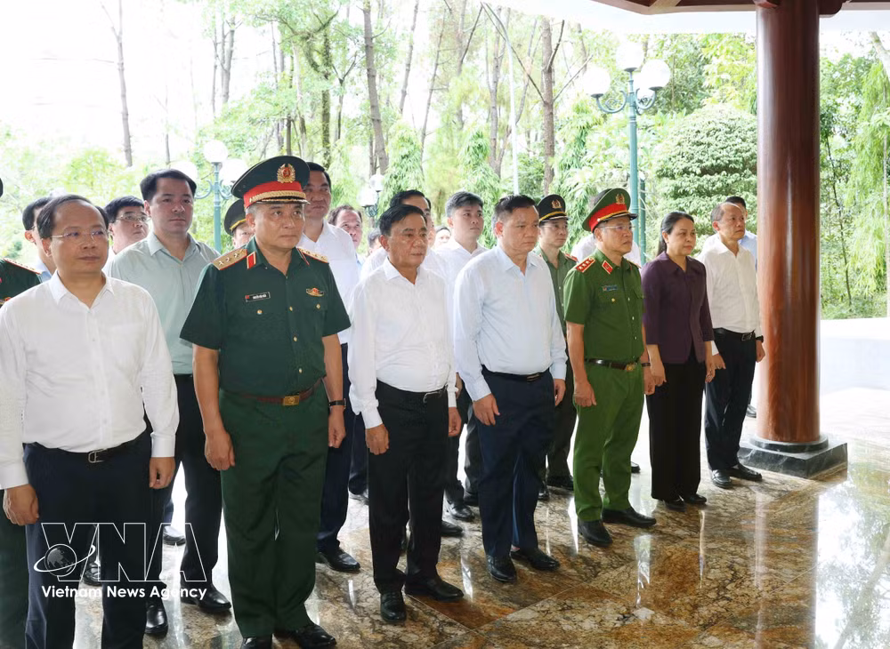 vnanet-potal-thuong-truc-ban-bi-thu-dang-huong-tai-khu-di-tich-lich-su-quoc-gia-dac-biet-nga-ba-dong-loc-8888063.jpg