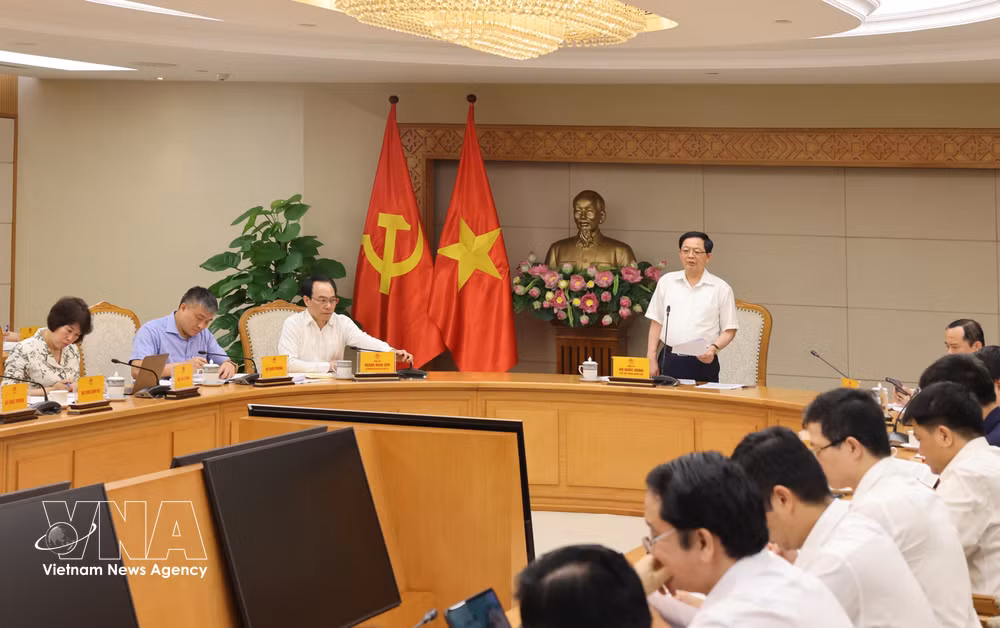 vnanet-potal-pho-thu-tuong-ho-quoc-dung-chu-tri-hop-to-cong-tac-cua-chinh-phu-ve-phat-trien-cong-nghe-chien-luoc-8804180.jpg