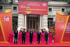 “越南国会——80年建设与发展历程”文献展向公众介绍近800件资料