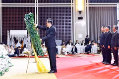越南国会主席陈青敏率团赴老挝吊唁赛宋蓬·丰威汉同志