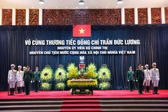 原国家主席陈德良吊唁仪式在河内国家殡仪馆举行