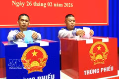 海军第2军区提前投票启动：超过400多官兵与渔民率先投票